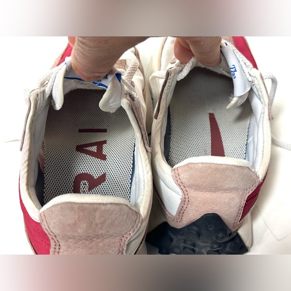 New Balance 327, in a white, pink, and red colorway size 7.5 - Picture 12 of 14